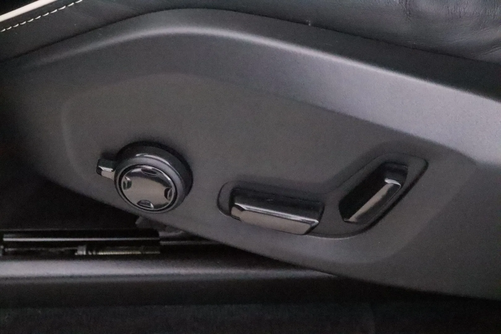 Volvo XC90 SPA-576 carousel image