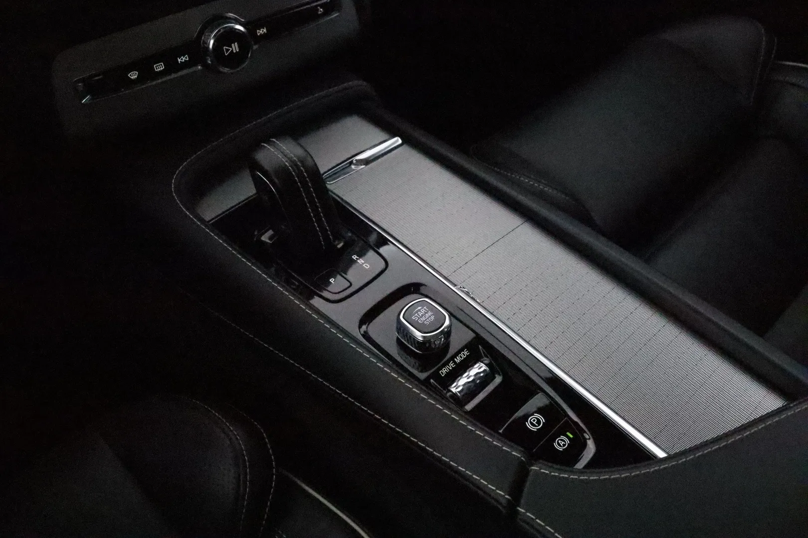 Volvo XC90 SPA-576 carousel image