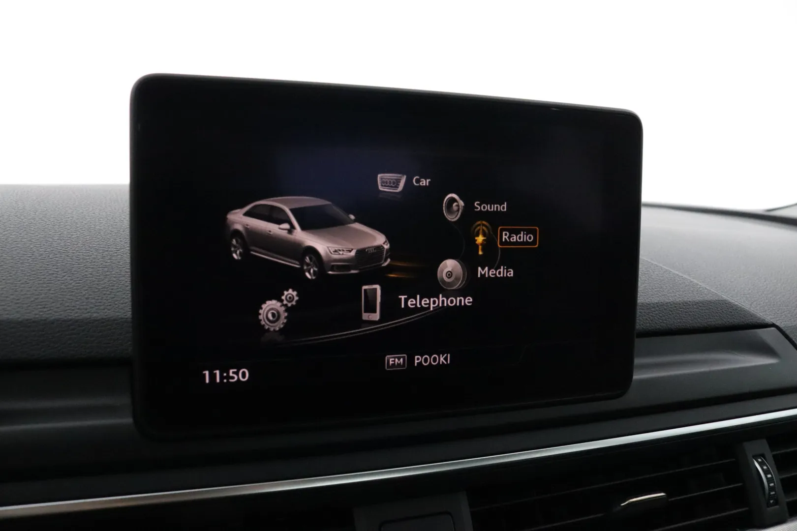 Audi A4 LNK-418 carousel image