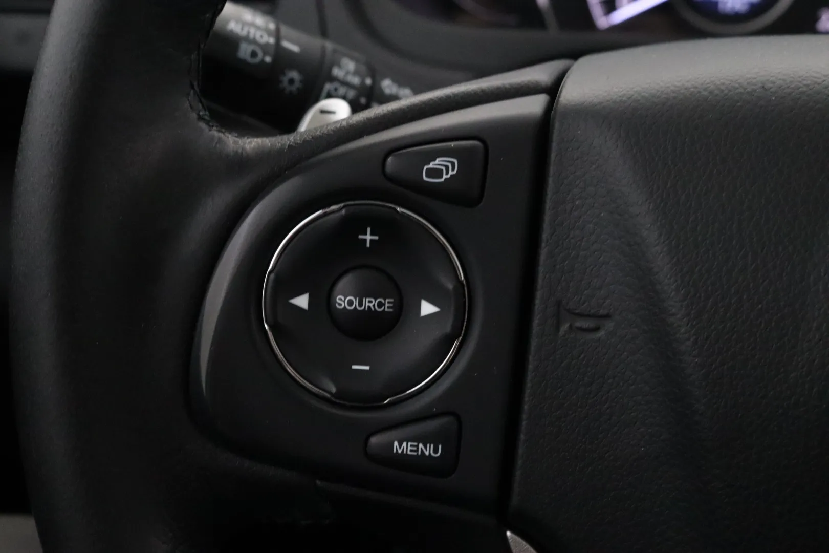 Honda CR-V YLA-890 carousel image