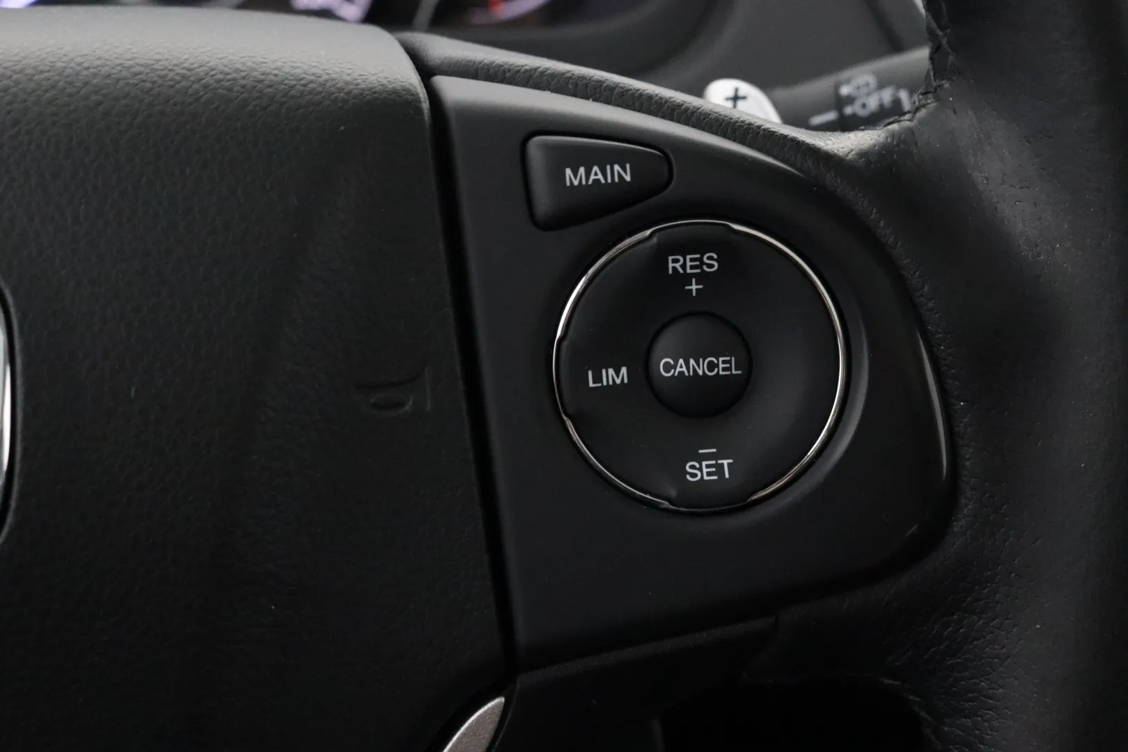 Honda CR-V YLA-890 carousel image