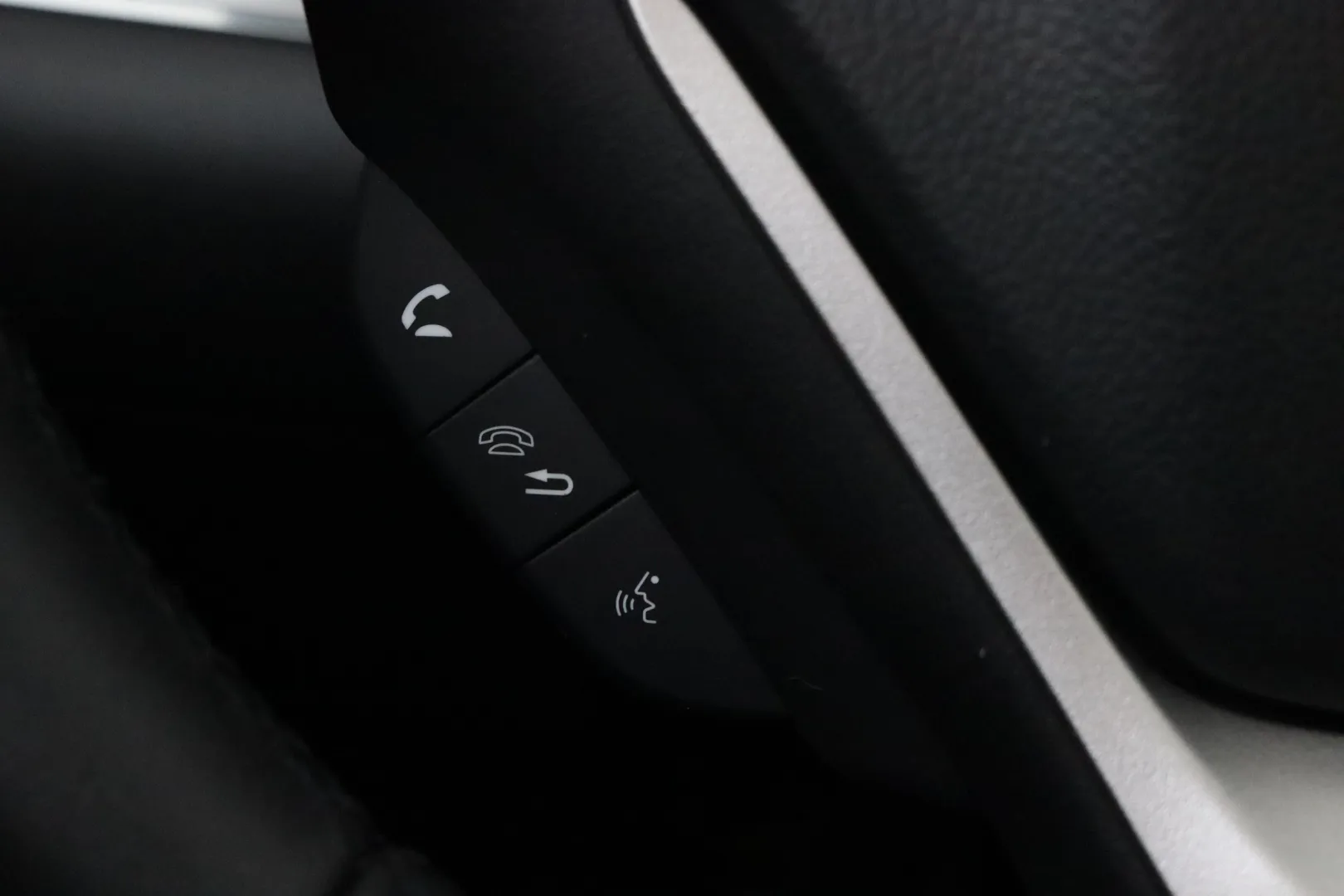 Honda CR-V YLA-890 carousel image