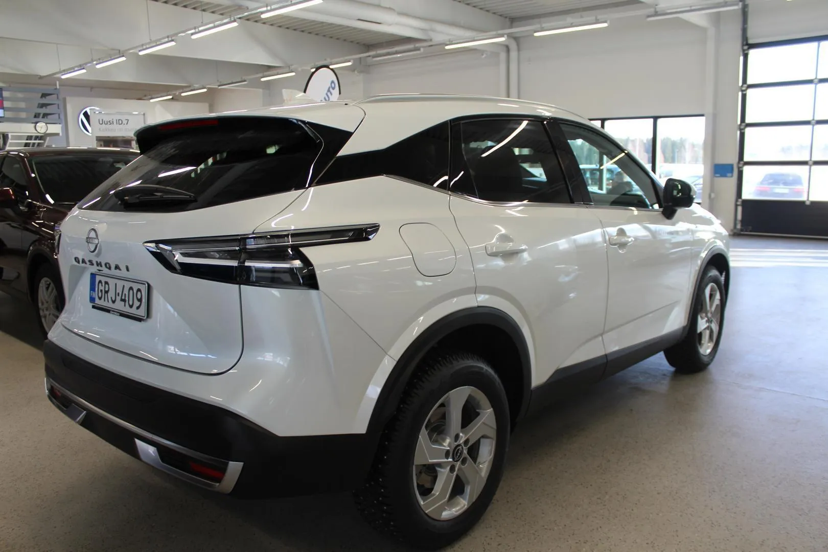 Nissan Qashqai GRJ-409 carousel image