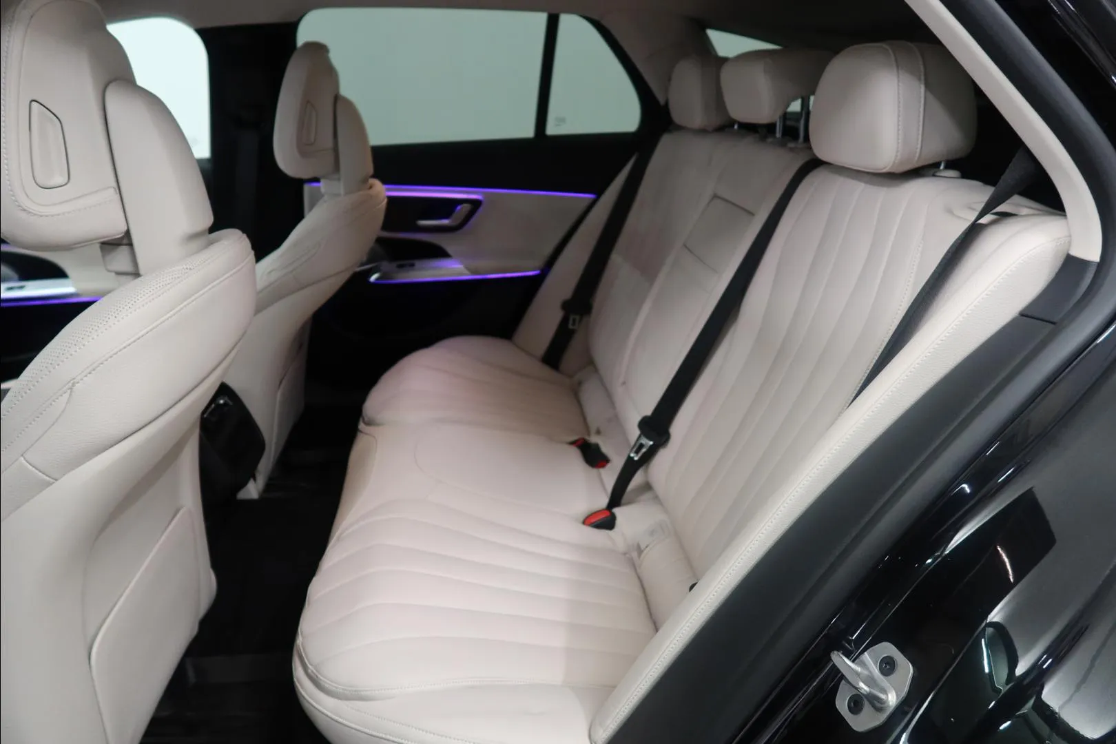 MERCEDES-BENZ E FSF-693 carousel image