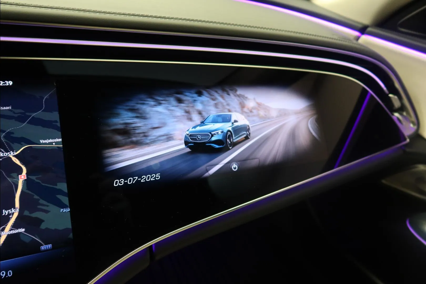 MERCEDES-BENZ E FSF-693 carousel image