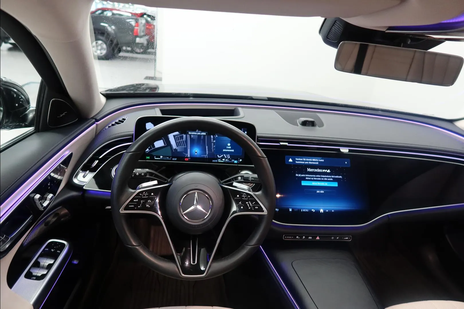 MERCEDES-BENZ E FSF-693 carousel image