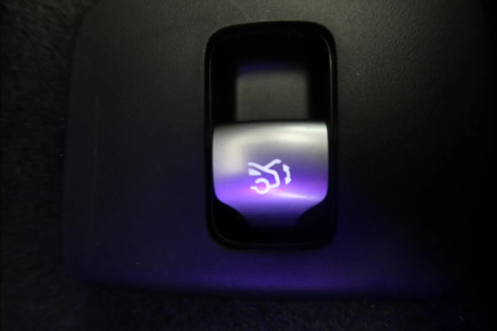 MERCEDES-BENZ E FSF-693 carousel image