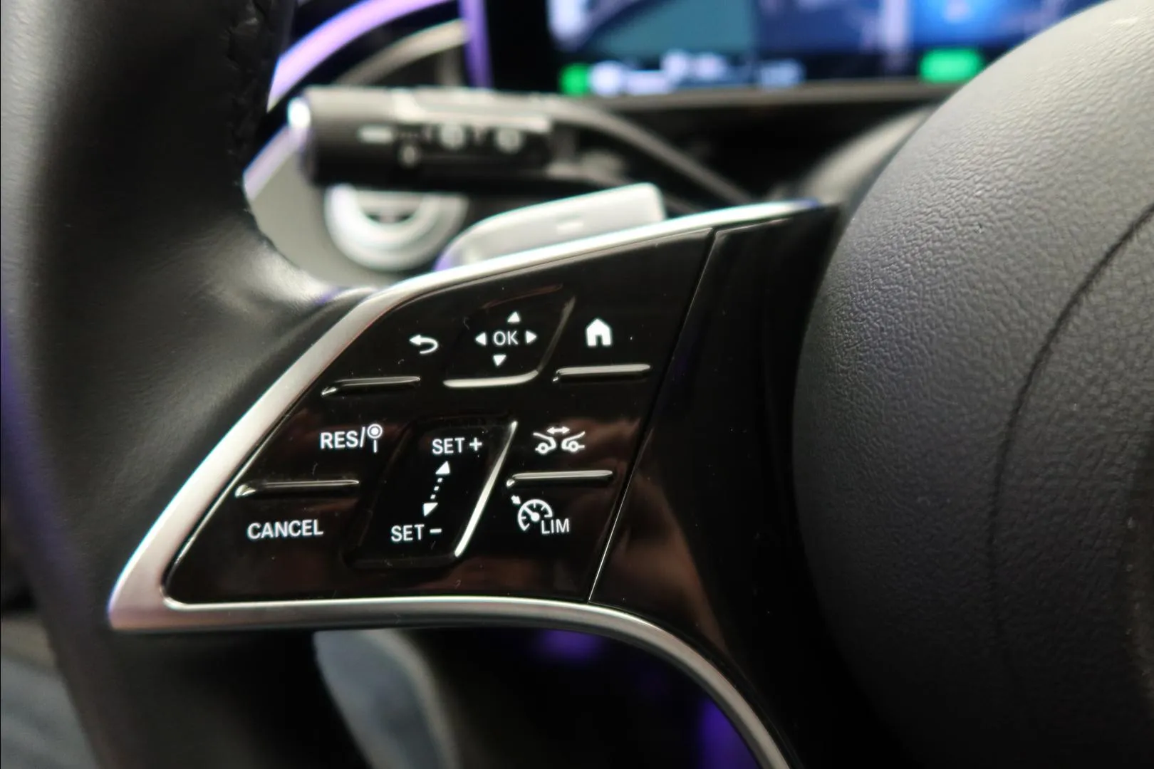 MERCEDES-BENZ E FSF-693 carousel image