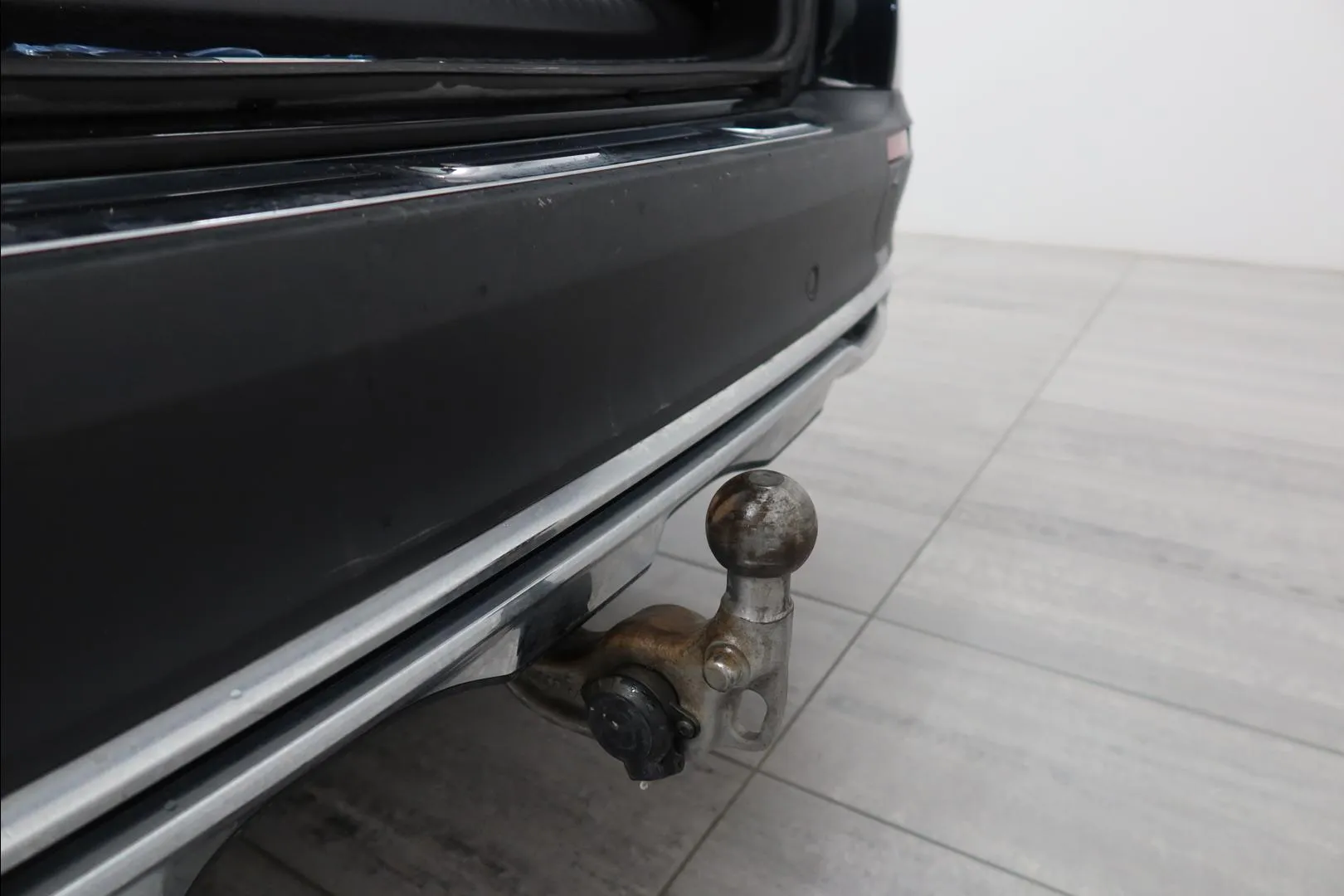 MERCEDES-BENZ E FSF-693 carousel image