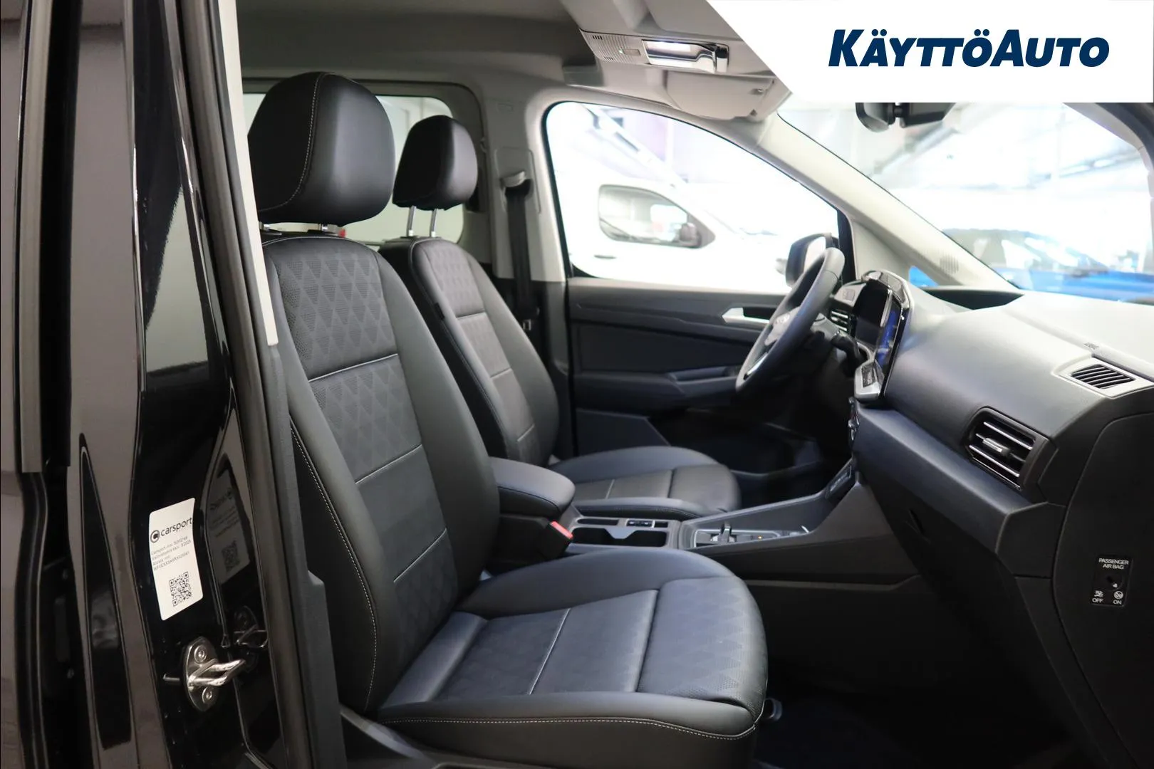 Ford Grand Tourneo Connect ZPH-385 carousel image