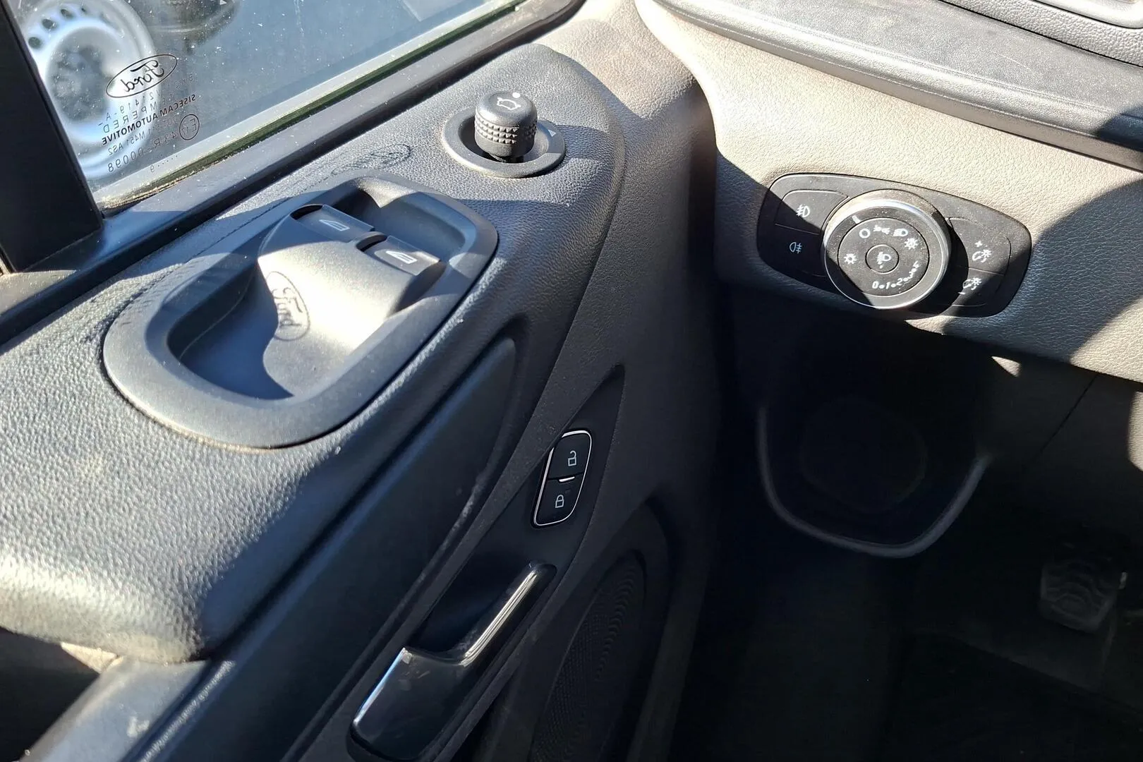 Ford Transit Custom CNP-681 carousel image
