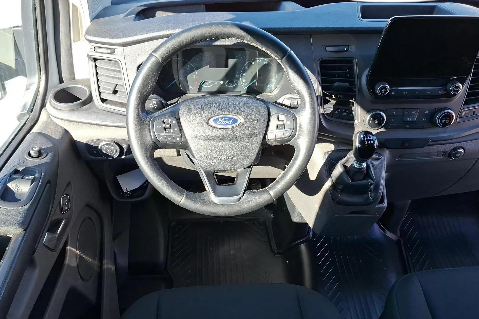 Ford Transit Custom CNP-681 carousel image