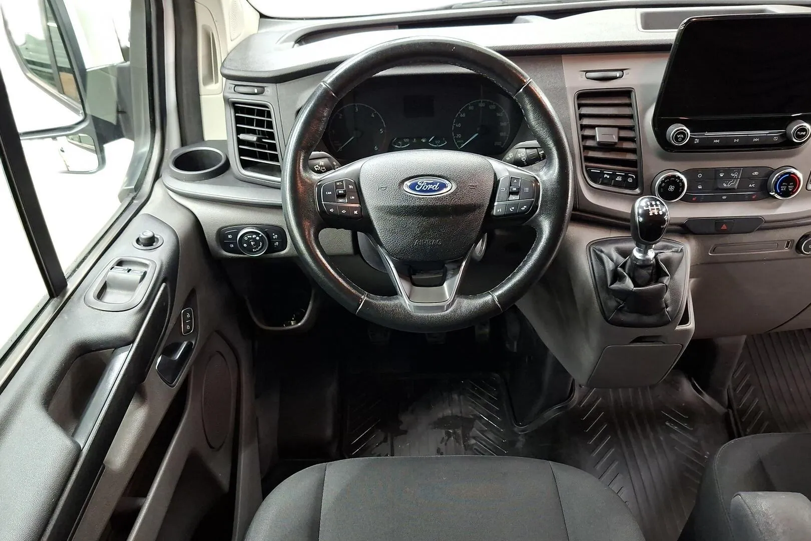 FORD Transit Custom CNP-684 carousel image