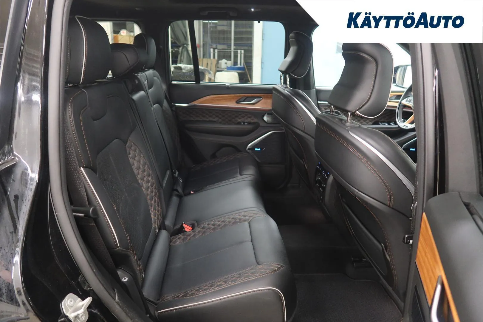 Jeep Grand Cherokee JNN-612 carousel image