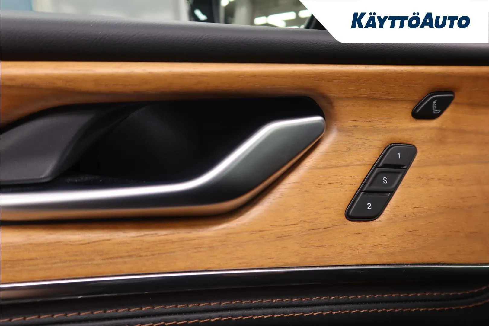 Jeep Grand Cherokee JNN-612 carousel image