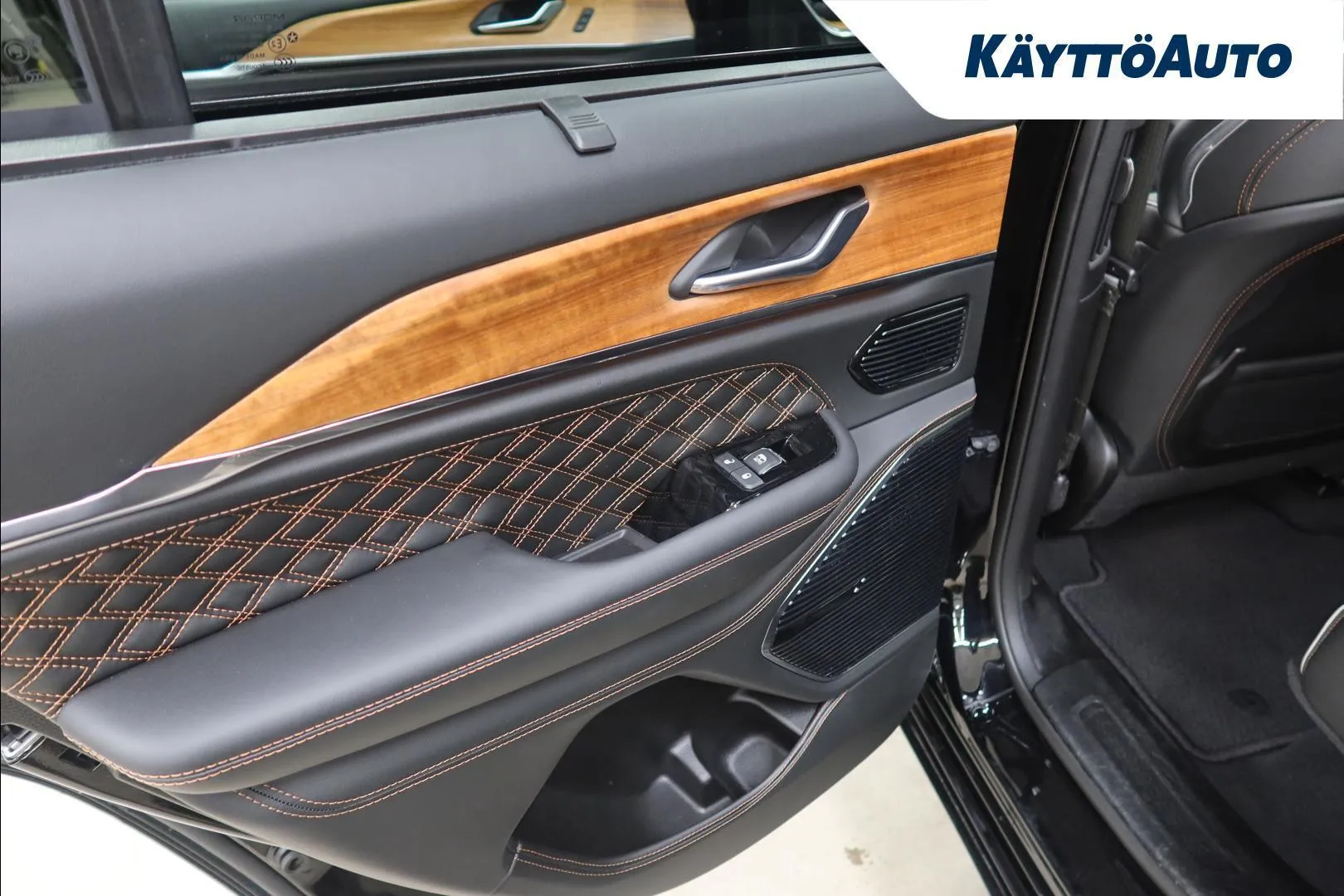 Jeep Grand Cherokee JNN-612 carousel image