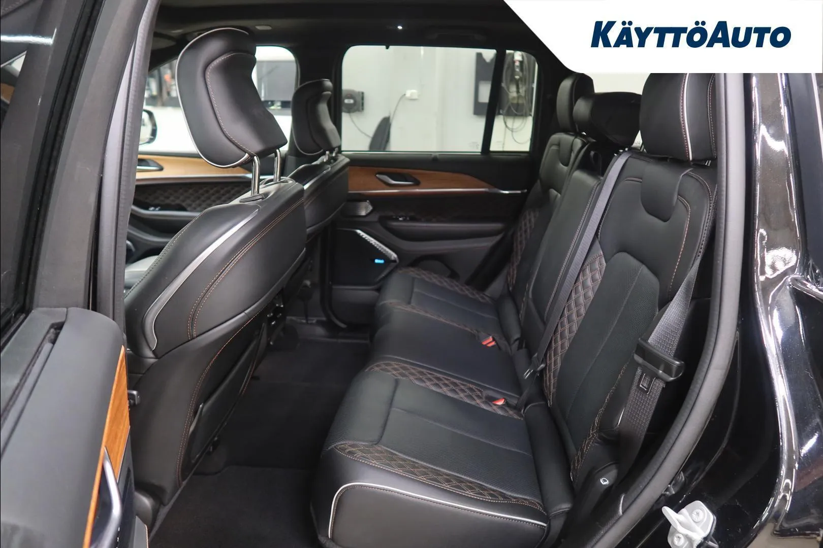 Jeep Grand Cherokee JNN-612 carousel image