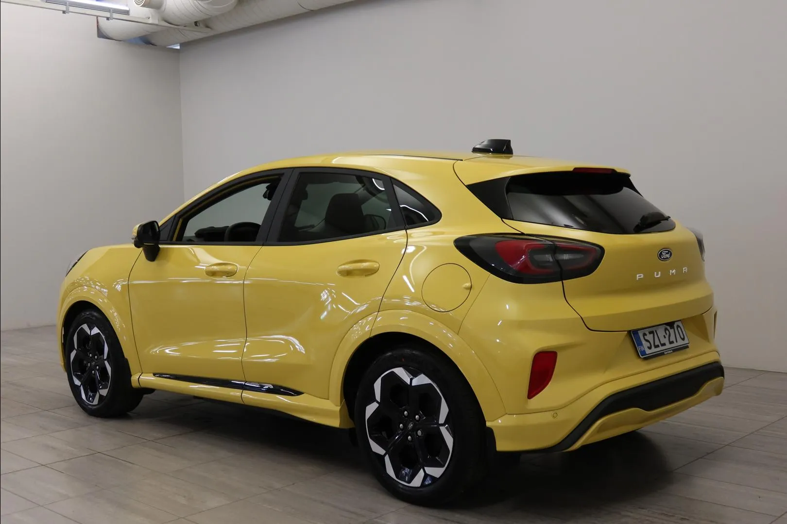 Ford Puma Gen-E SZL-270 carousel image