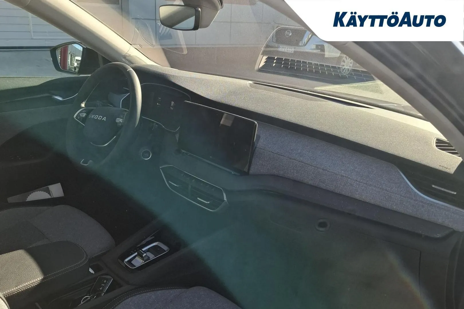 Skoda Octavia YYE-346 carousel image