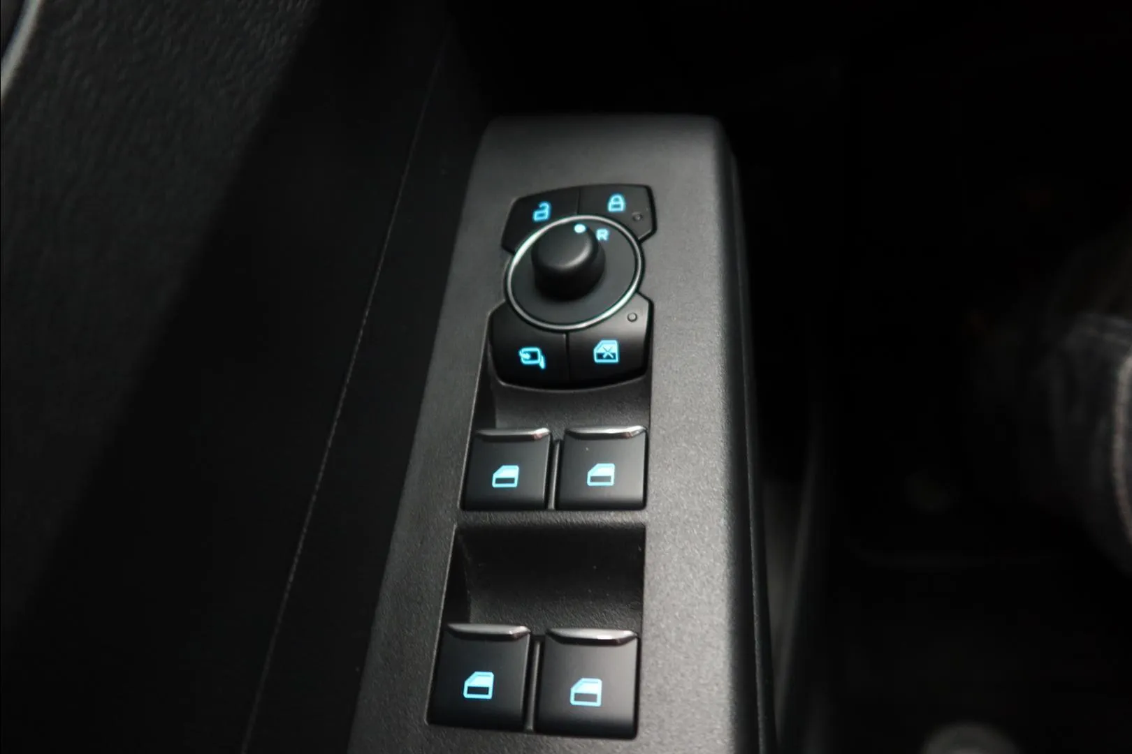 Ford Tourneo Courier JOB-679 carousel image