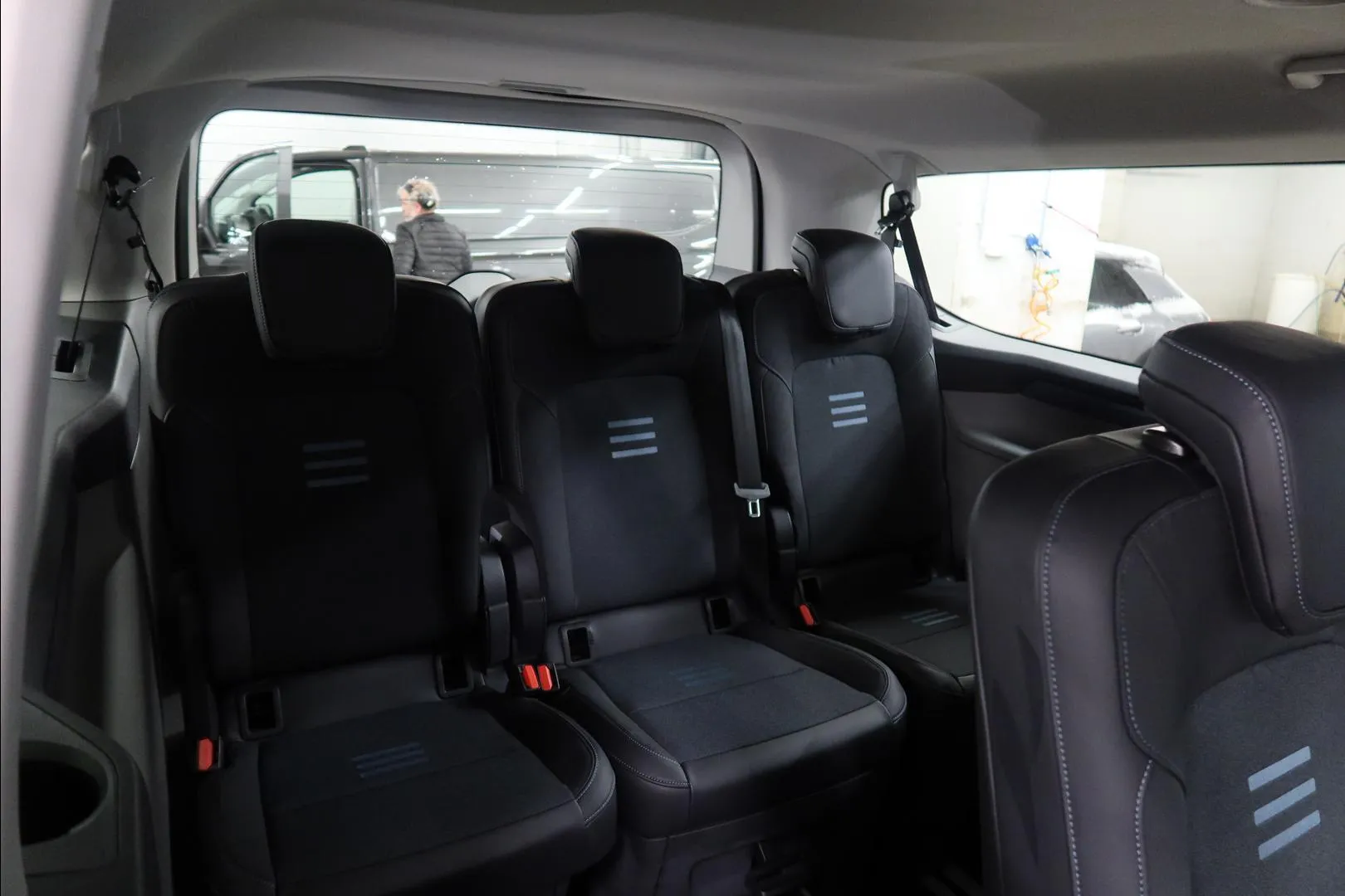Ford Tourneo Custom ISV-885 carousel image