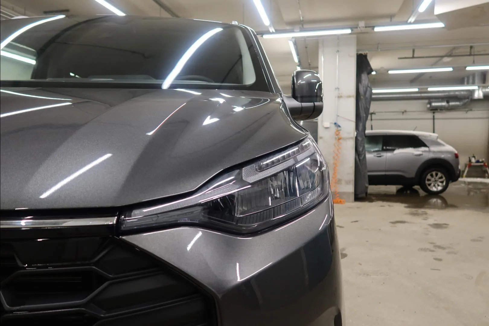 Ford Tourneo Custom ISV-885 carousel image