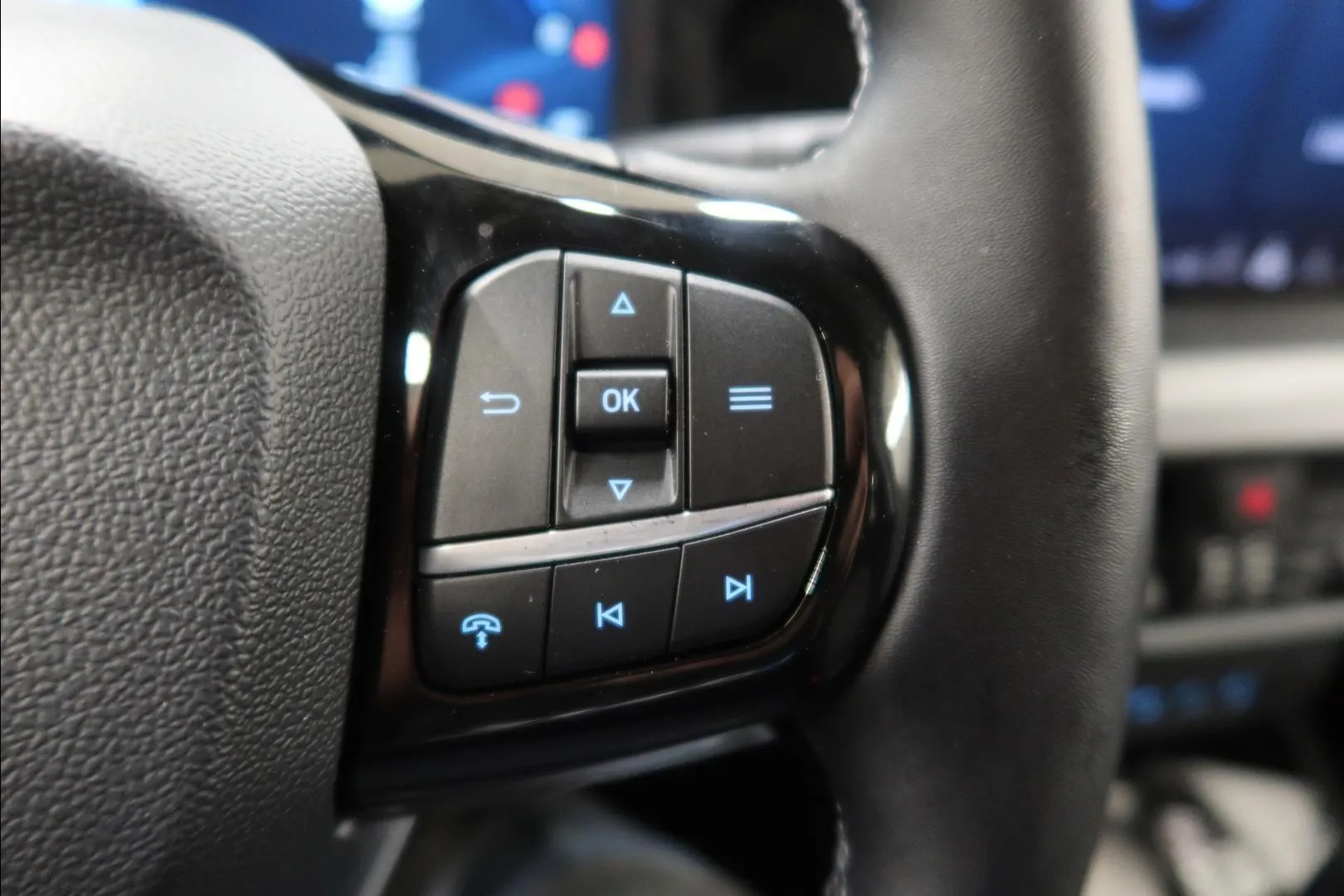 Ford Tourneo Courier ISN-290 carousel image