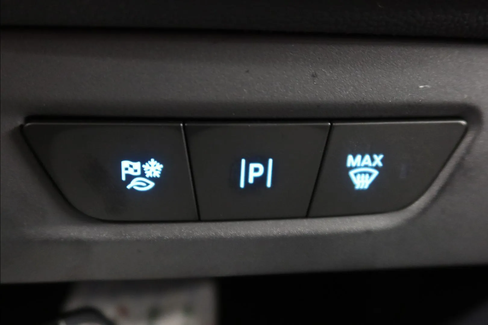 Ford Tourneo Courier ISN-290 carousel image