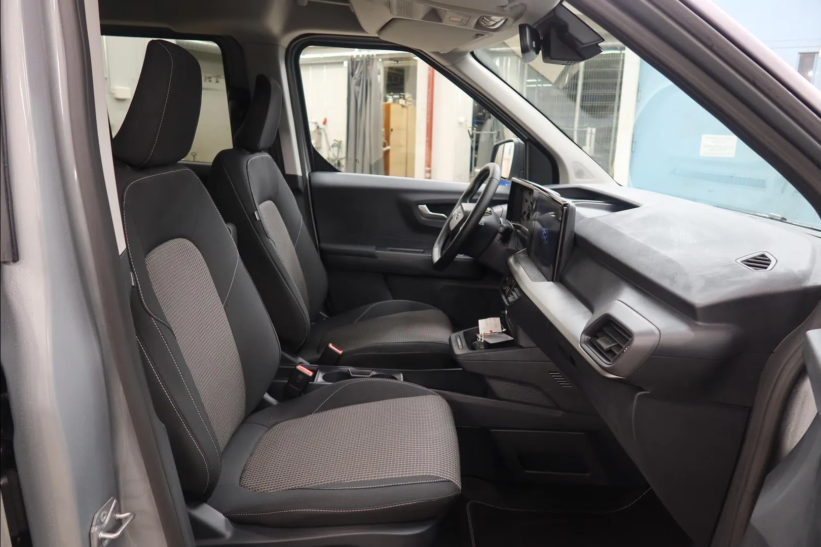 Ford Tourneo Courier ISN-290 carousel image