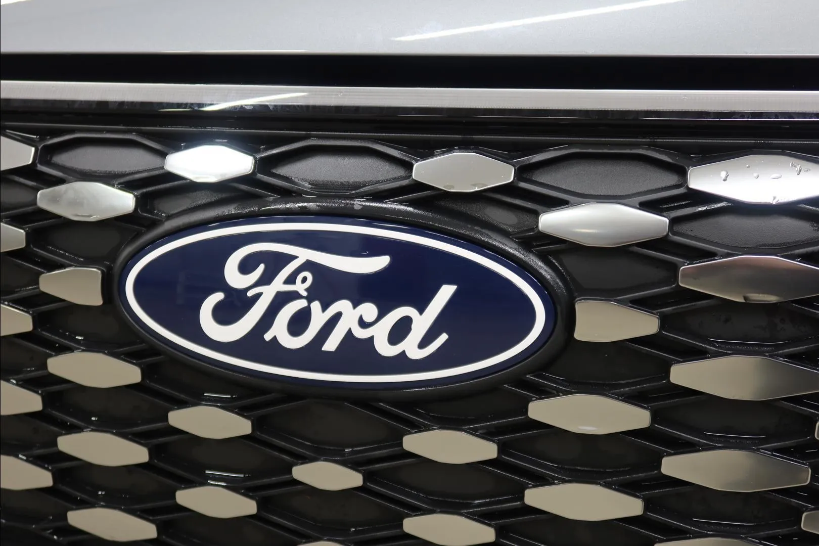Ford Tourneo Courier ISN-290 carousel image