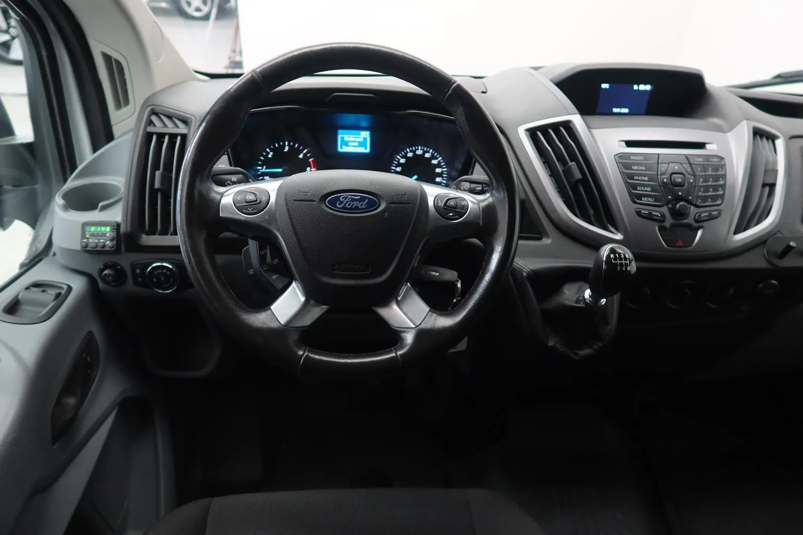 Ford Transit NLN-960 carousel image