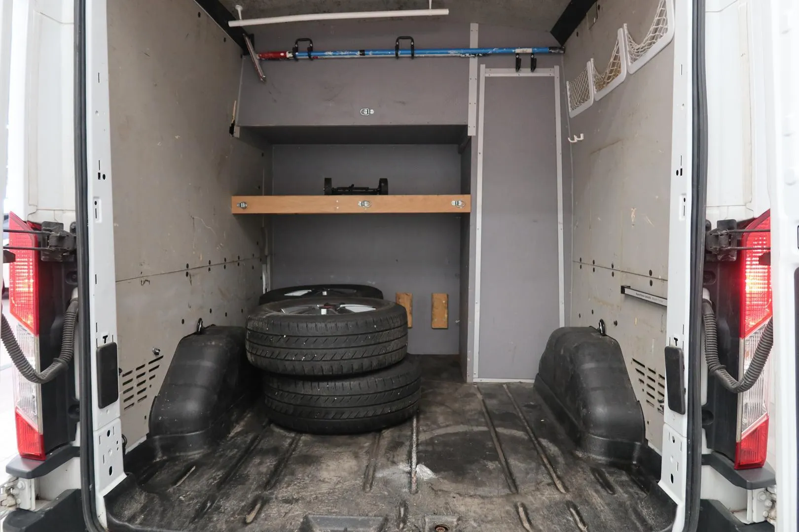 Ford Transit NLN-960 carousel image