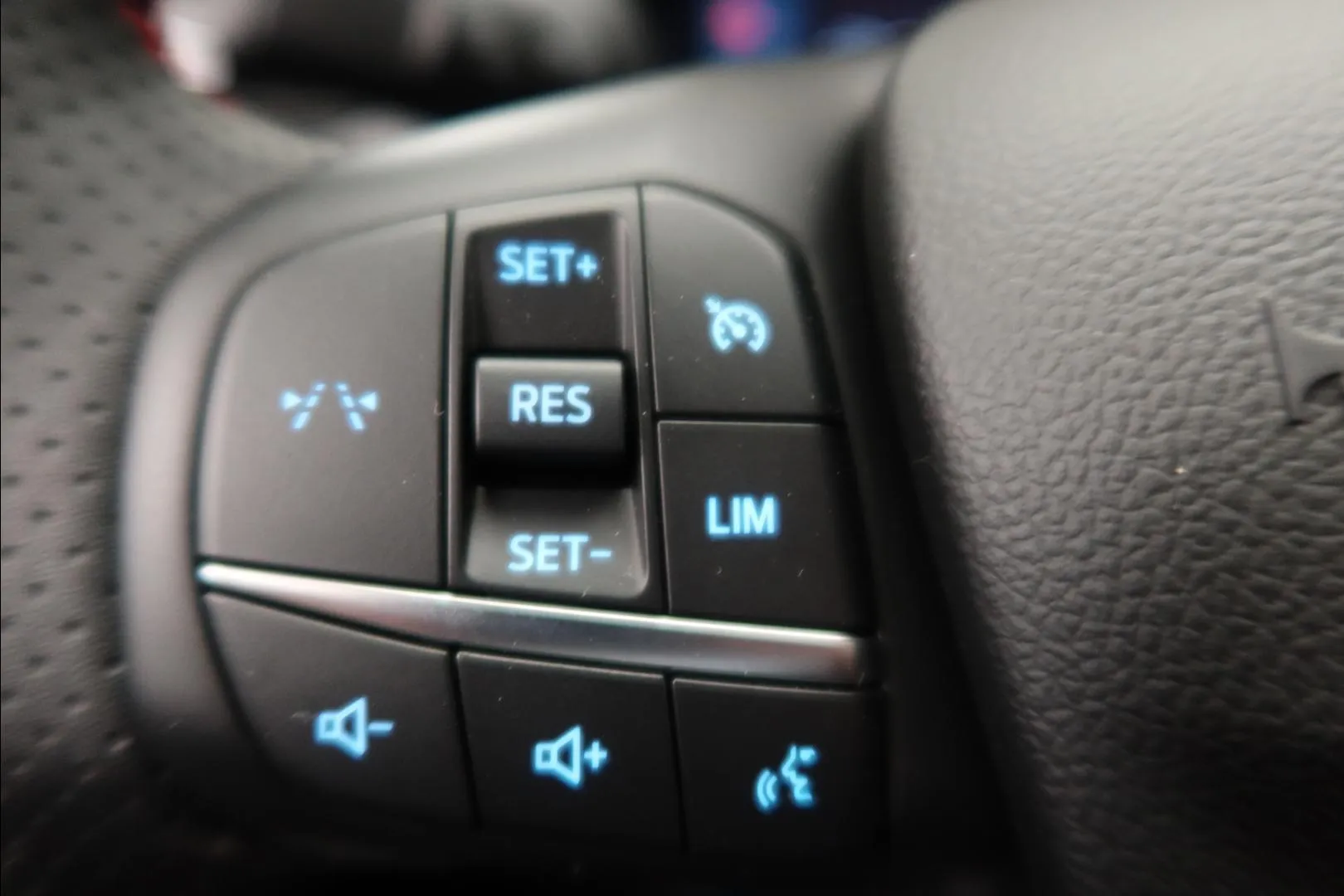 Ford Kuga EVC-120 carousel image