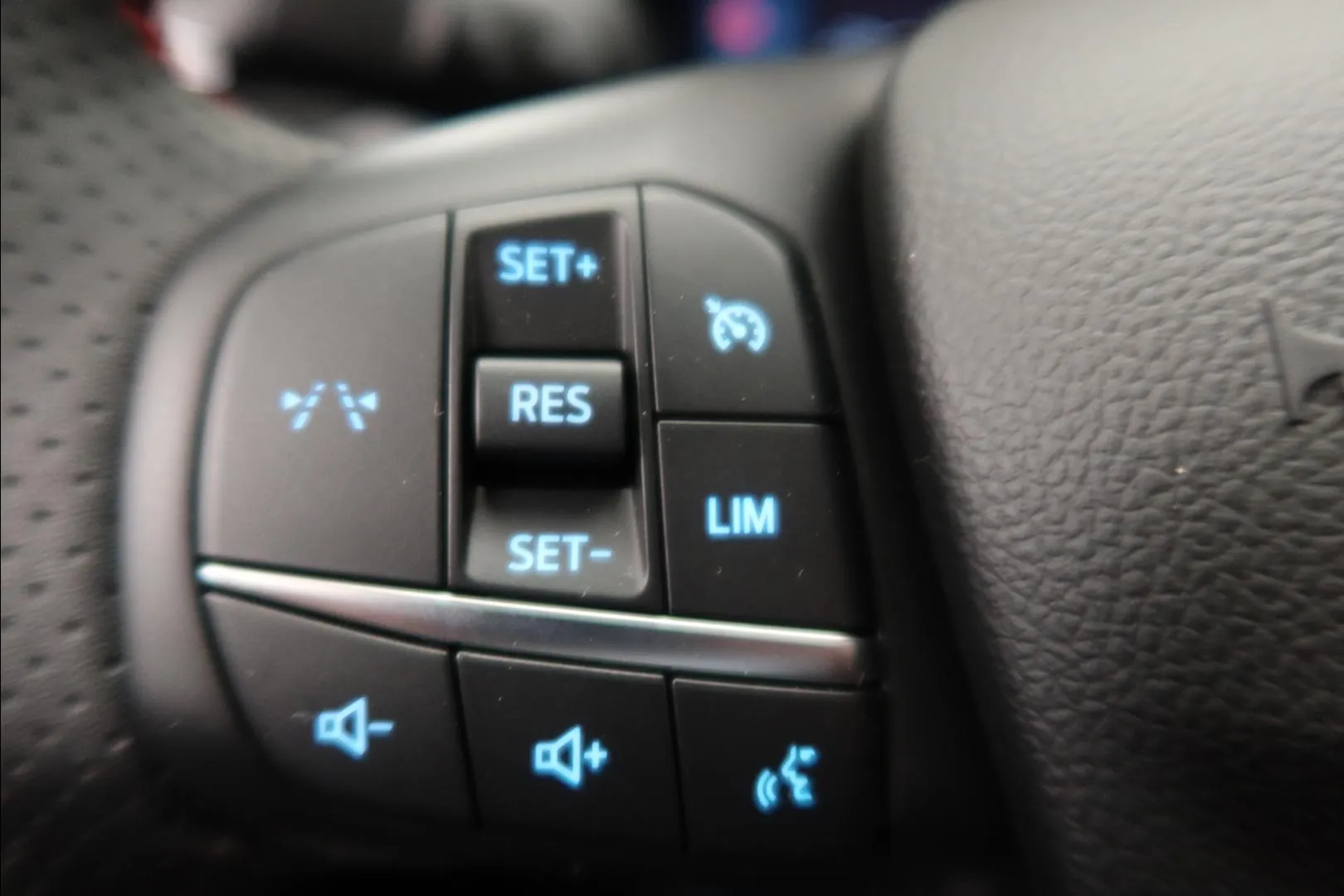 Ford Kuga EVC-120 carousel image