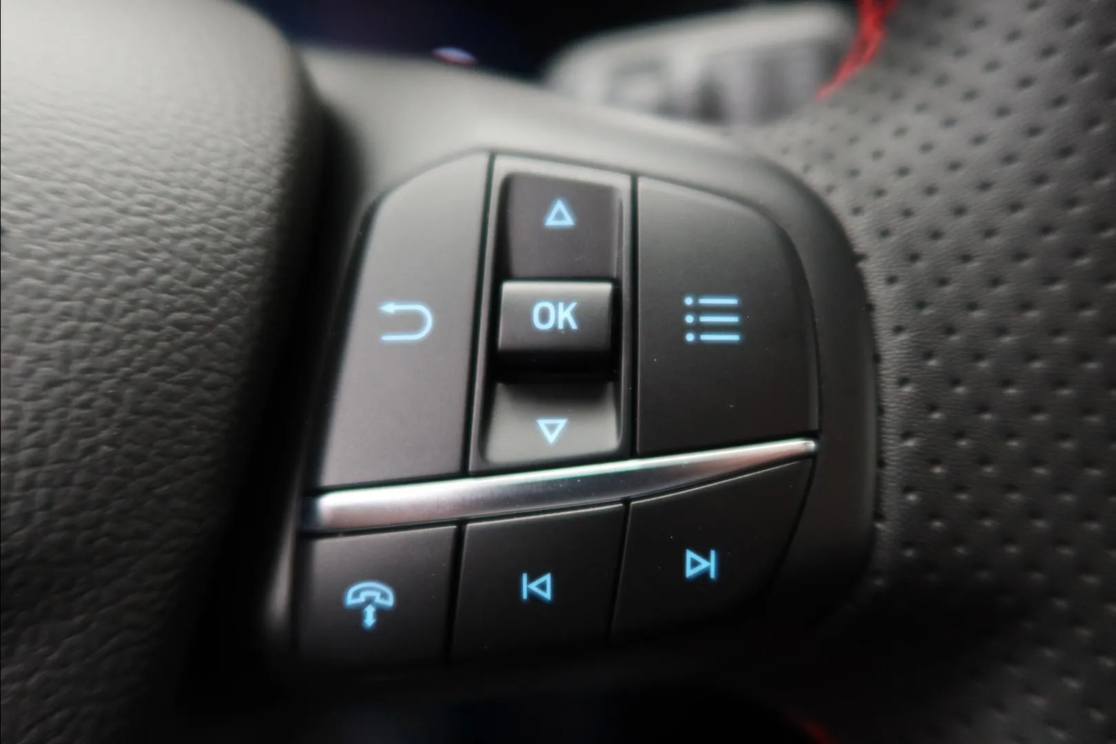 Ford Kuga EVC-120 carousel image