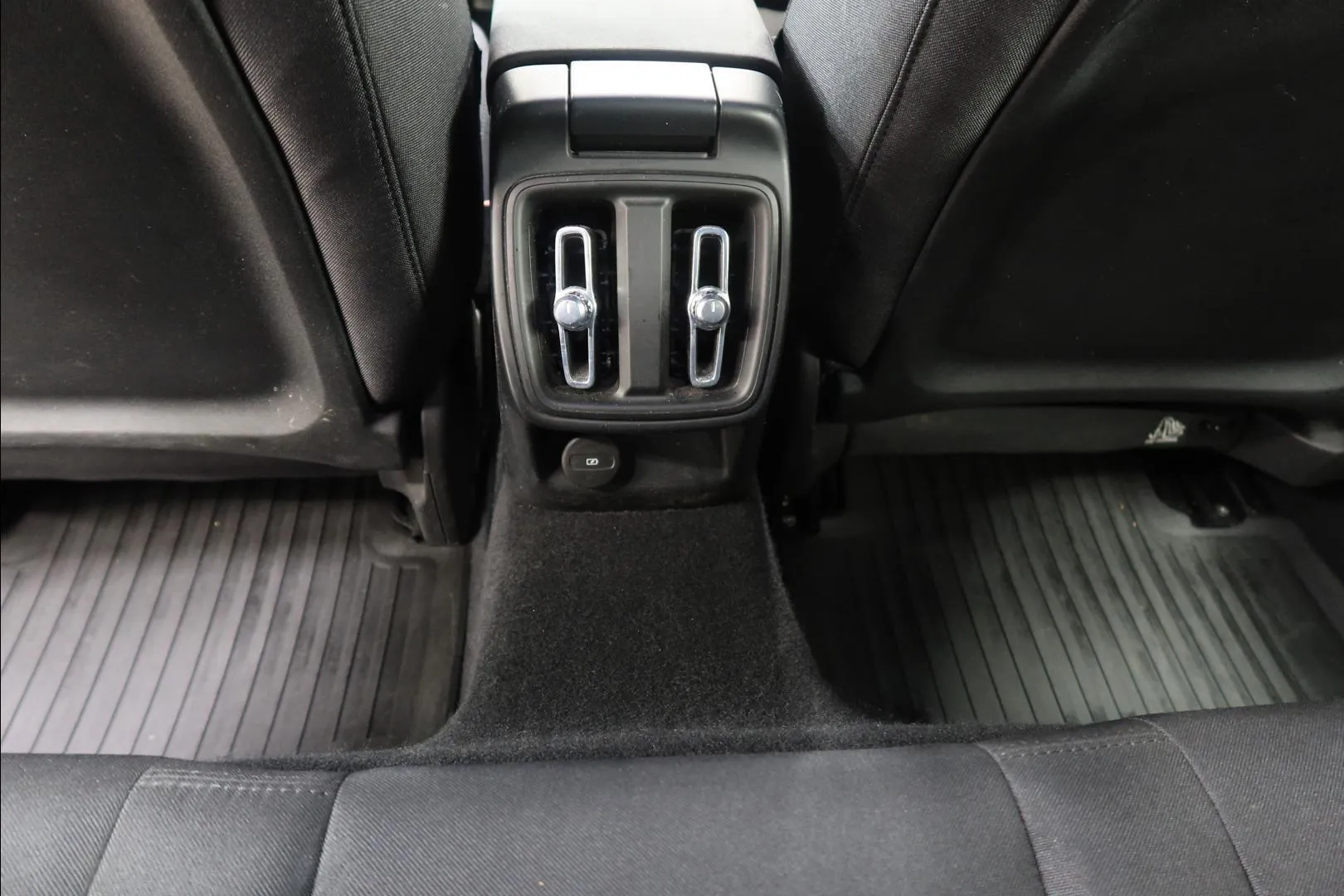 POLESTAR 2 XRO-206 carousel image