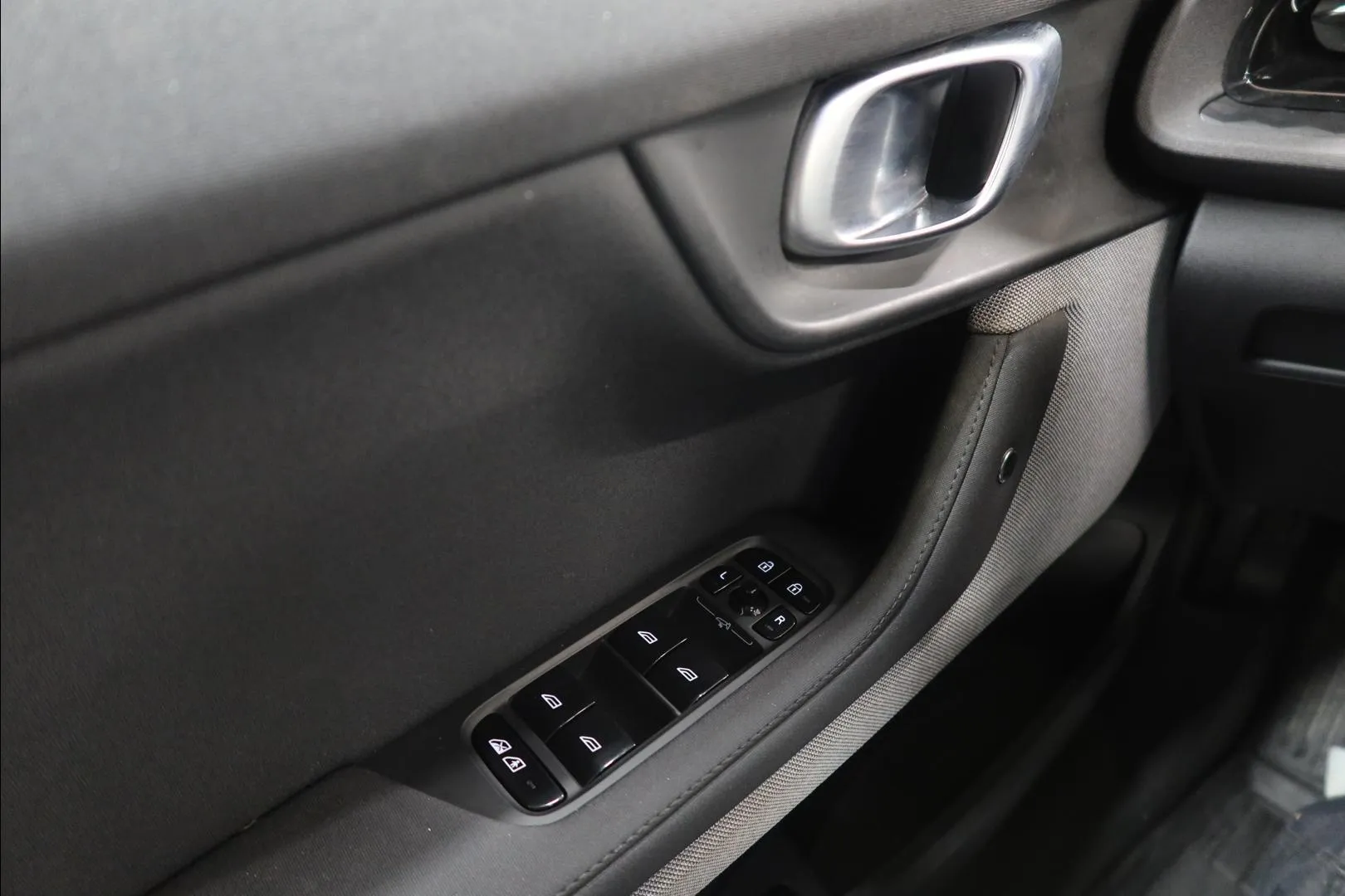 POLESTAR 2 XRO-206 carousel image