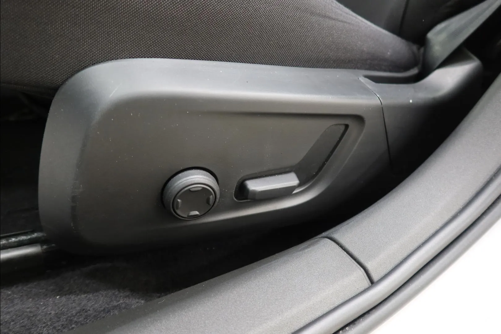 POLESTAR 2 XRO-206 carousel image