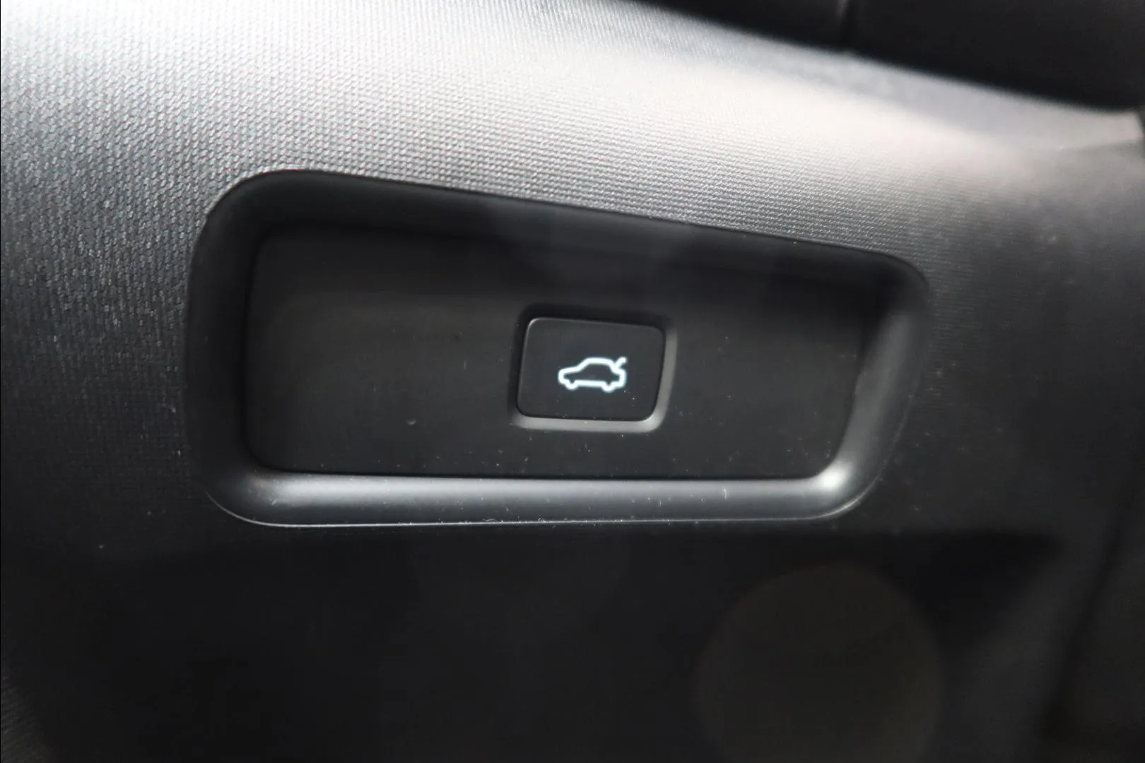 POLESTAR 2 XRO-206 carousel image