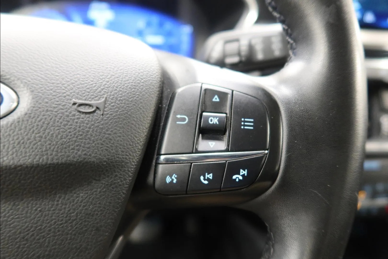 Ford Kuga FPC-166 carousel image