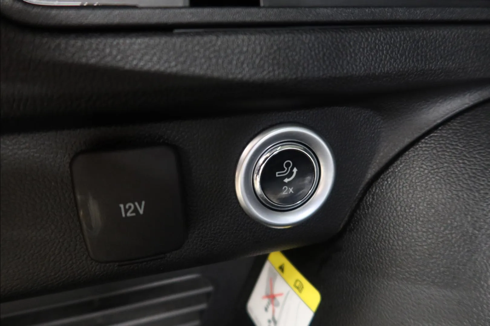 Ford Kuga FPC-166 carousel image