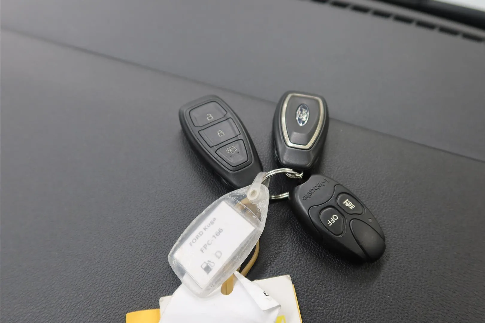 Ford Kuga FPC-166 carousel image