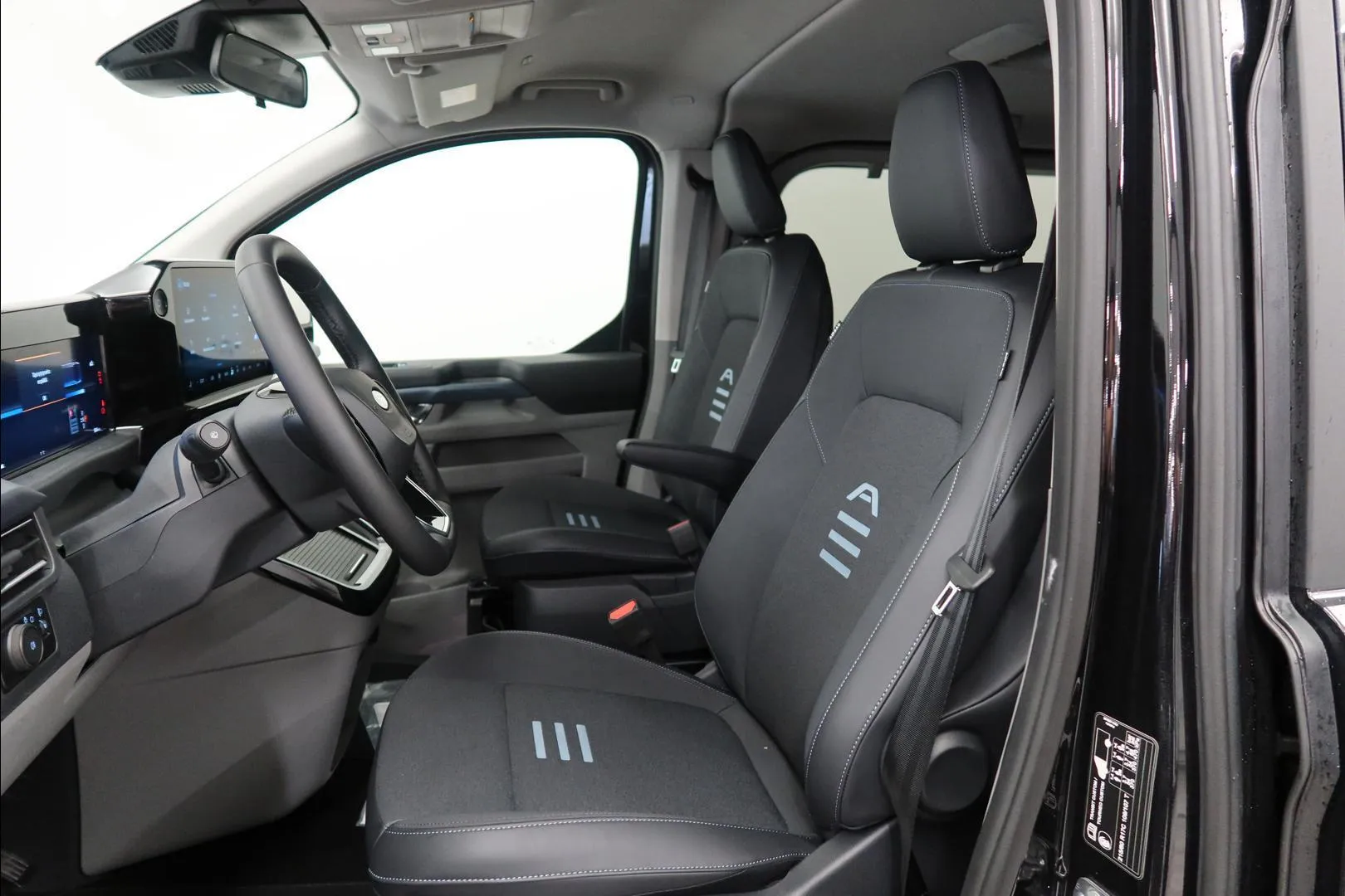 Ford Tourneo Custom CSJ-557 carousel image