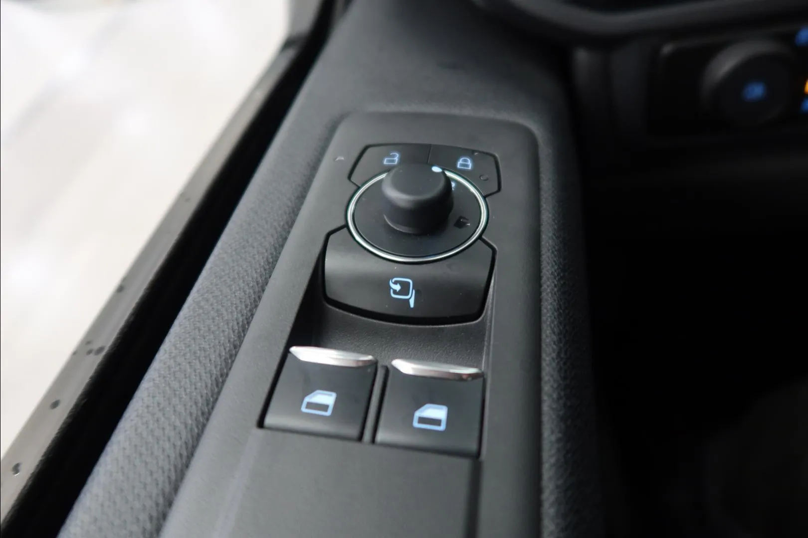 Ford Tourneo Custom CSJ-557 carousel image