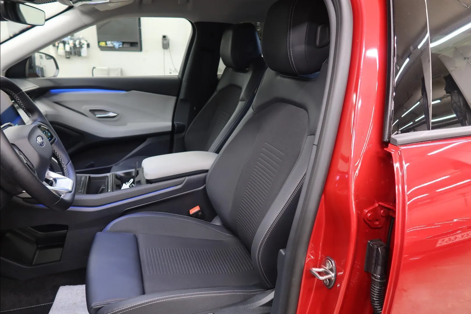 Ford Explorer ISP-645 carousel image