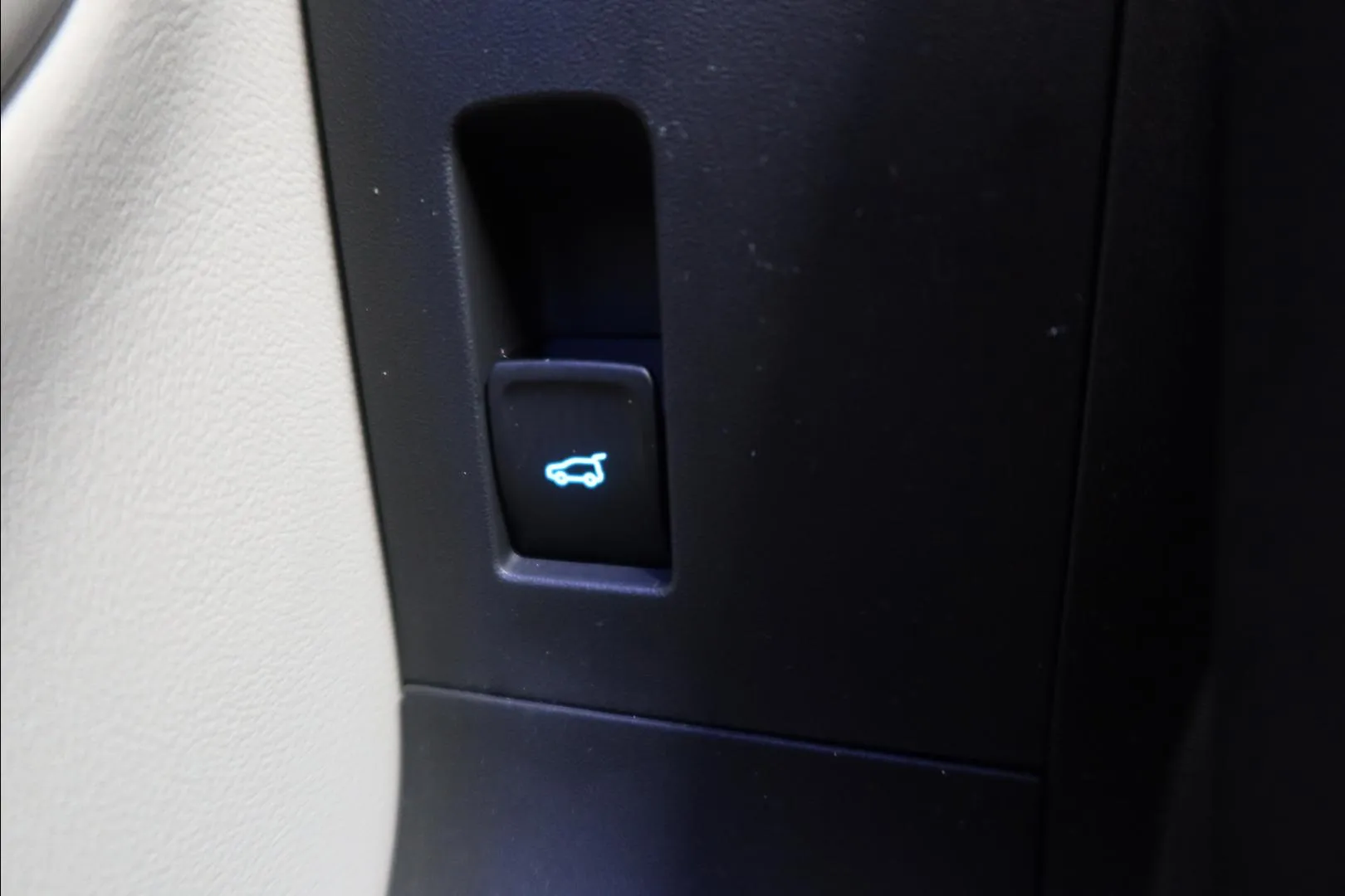 Ford Explorer ISP-645 carousel image