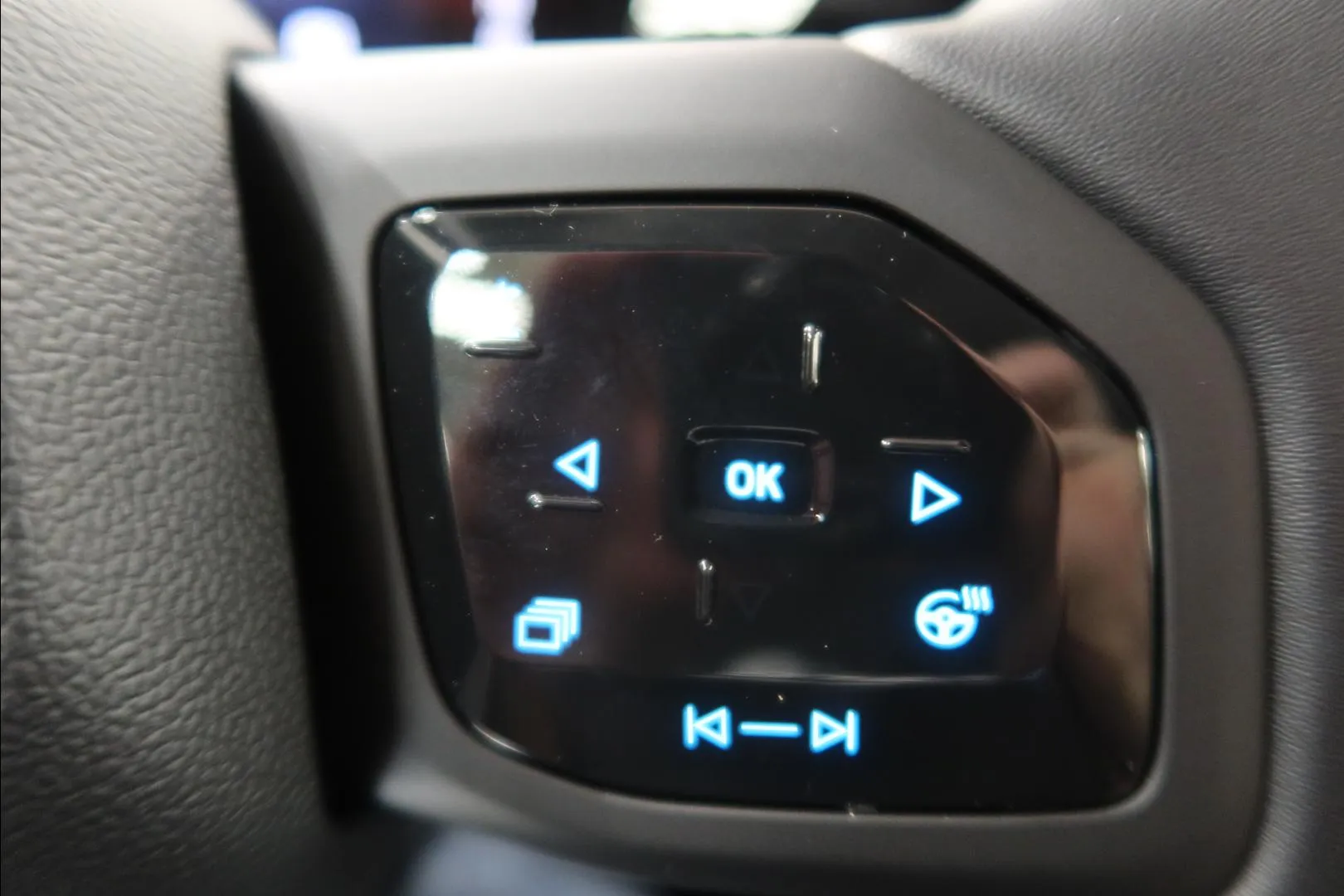 Ford Explorer ISP-645 carousel image