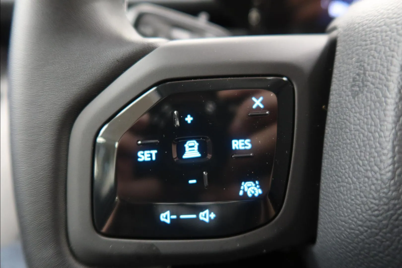 Ford Explorer ISP-645 carousel image