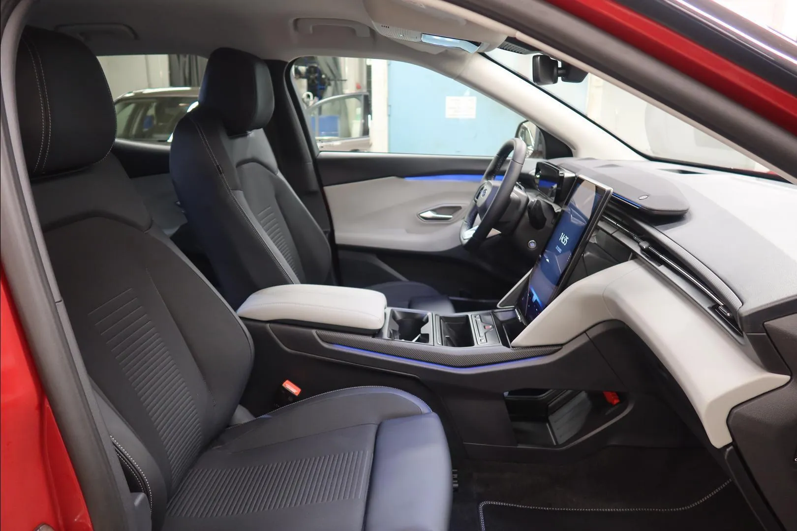 Ford Explorer ISP-645 carousel image