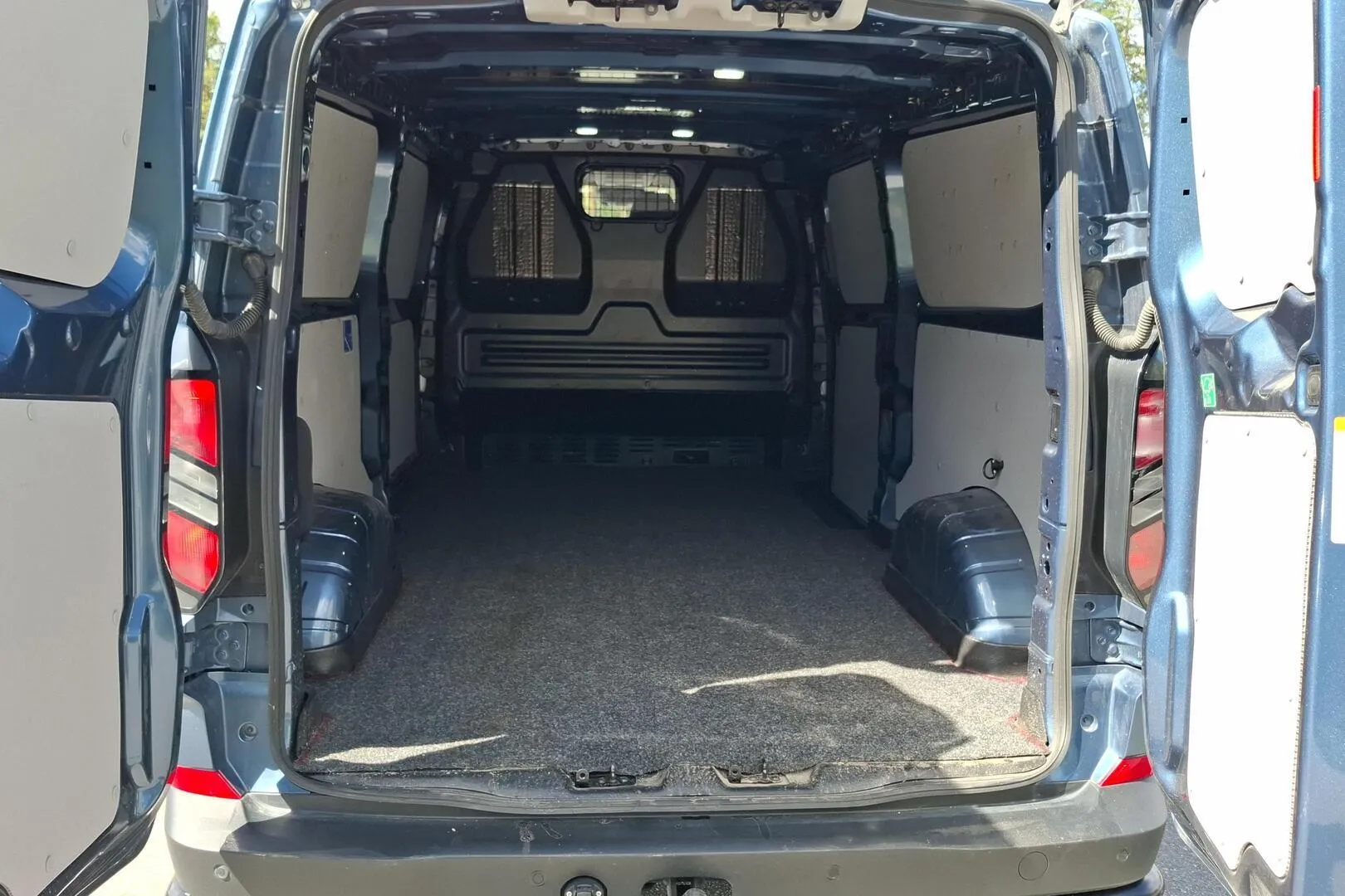 Ford Transit Custom NNL-441 carousel image